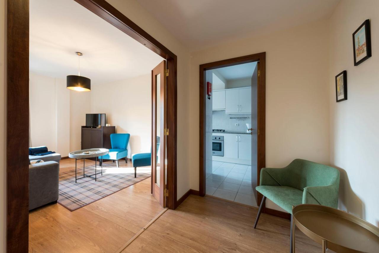 Lovelystay - Homey Feeling Flat W/ Free Parking Porto Exterior photo