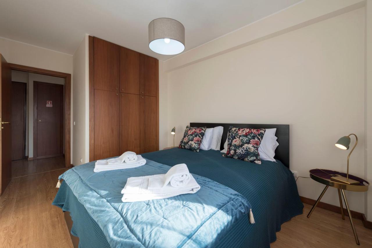 Lovelystay - Homey Feeling Flat W/ Free Parking Porto Exterior photo